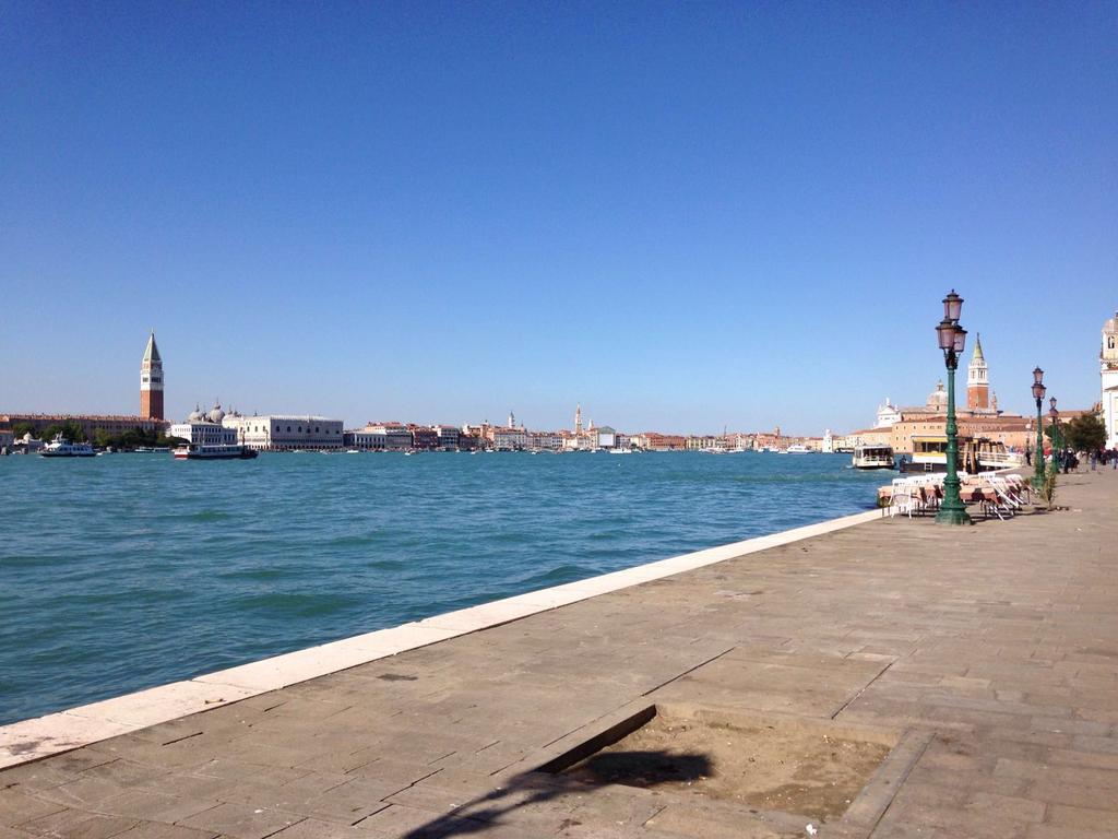Venetian Mood: Secret Garden Apartment Екстериор снимка